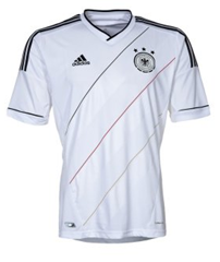 image83 [Top] Adidas DFB Heimtrikot 2012 inkl. Handtuch für 27,90€ (Auswärts 34,95€)