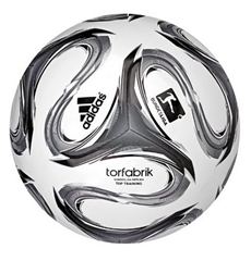 Bild zu adidas Fußball DFL Toptraining in silber/schwarz für 14,99€