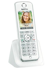 Bild zu AVM FRITZ!Fon C4 Te­le­fon (Farb­dis­play, be­leuch­te­te Tas­ta­tur) ab 49€