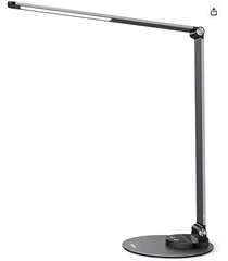 Bild zu Sympa dimmbare LED Schreibtischlampe aus Metall, 3 Farbmodi, 6 Helligkeitsstufen mit USB-Ladeanschluss für 29,99€