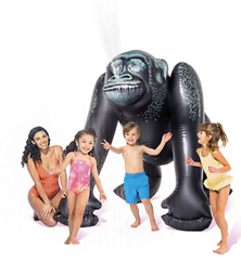 Bild zu Intex Sprinkler Giant Gorilla für 19,99€ (VG: 45,92€)