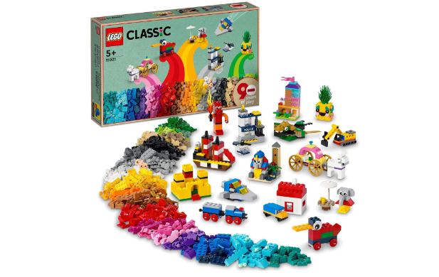 Bild zu LEGO Classic Set – 90 Jahre Spielspaß (11021) für 24,95€ (VG: 32,99€) – mit Otto Up für 22€