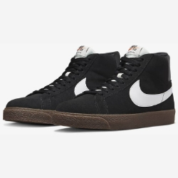 Bild zu Nike SB Zoom Blazer Mid Schuhe, Schwarz (Gr.: 36,5 – 49,5) für 58,47€ (VG: 89,90€)