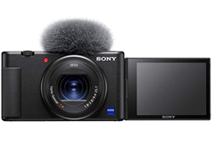 Bild zu Sony Vlog-Kamera ZV-1 (Digitalkamera, 24-70mm, seitlich klappbares Selfie-Display für Vlogging & YouTube, 4K Video) für 579€