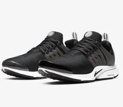 Bild zu Nike Air Presto black/black/white für 70,85€ (Vergleich: 94,76€) – als Member