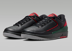 Bild zu Nike Air Jordan 2 Retro Low ‚Christmas‘ schwarz für 79,99€ (Vergleich: 114,99€)