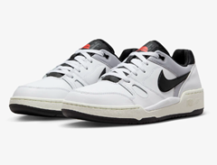 Bild zu Nike Full Force Low Herren Sneaker weiß/schwarz für 49,99€ (Vergleich: 84,99€)