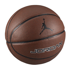 Bild zu Nike Basketball Jordan Legacy Größe 7 für 24,98€ (Vergleich: 34,99€)